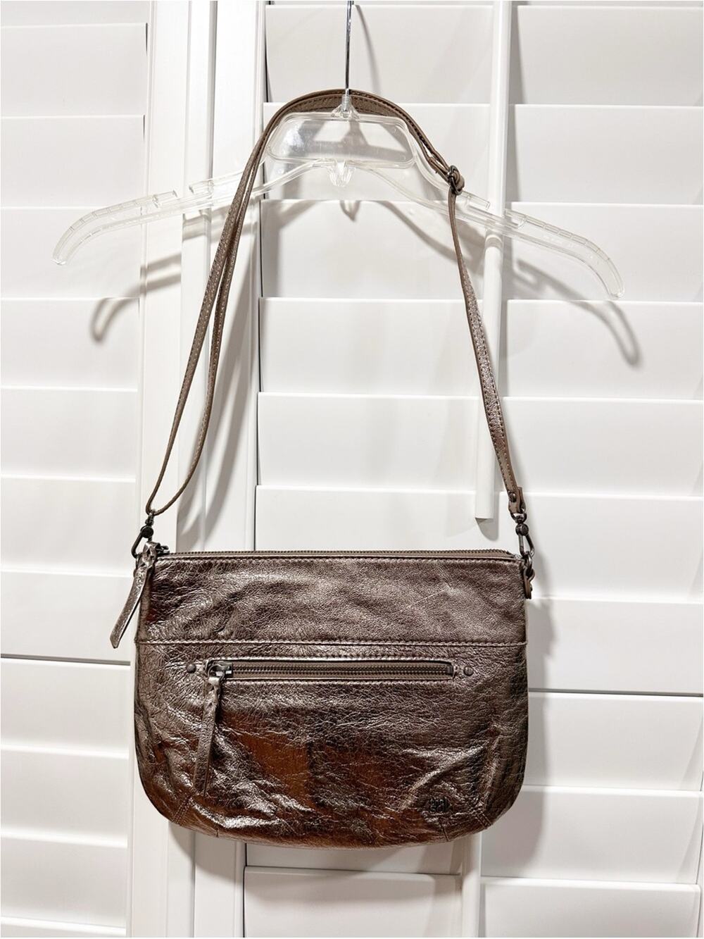 The Sak Oleta Metallic Silver Leather Crossbody Shoulder Bag Boho Casual Zip Top